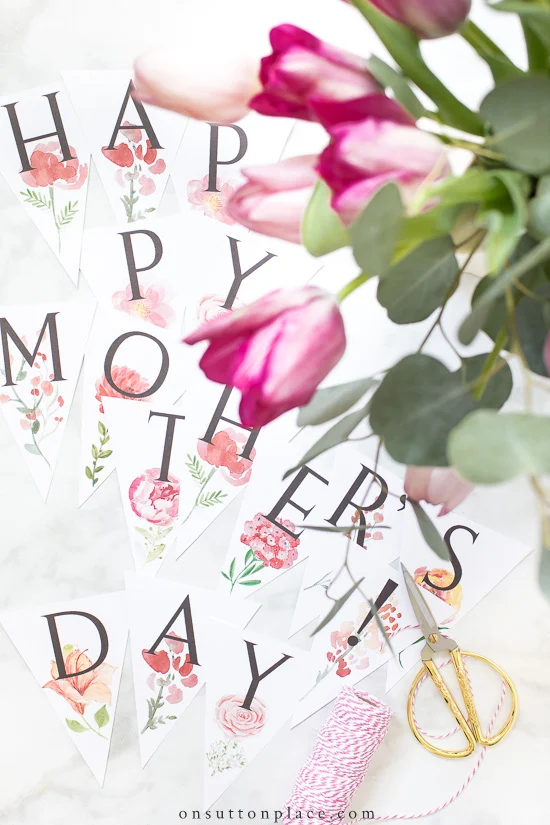 pretty homemade Happy Mother's Day banner