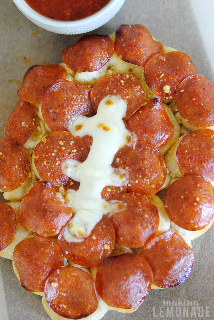 Game Day Pull-Apart Pepperoni Cheese Bread Recipe (with VIDEO)